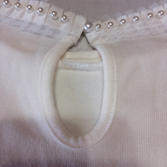 Chenault Off White Lightweight Sweater Gathered 3/4 Sleeves Faux Pearl Neckline - Picture 5 of 5